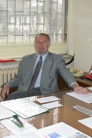 проф. д-р Божидар Попов, председател